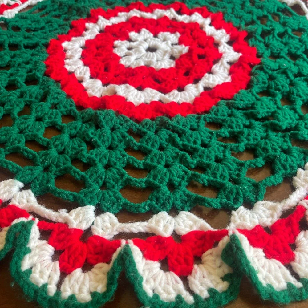 Vintage Christmas Crochet Centerpiece Doily 28